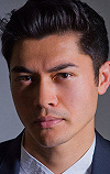 Фото — Генри Голдинг (Henry Golding)